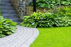 Мощение дорожек и площадок с использованием природного камня   в Смоленске