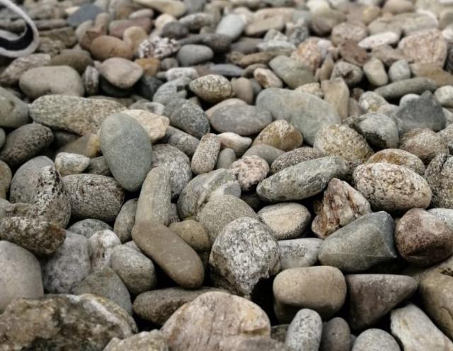 Галька речная пестрая (20-40 мм.)  купить в Смоленске от производителя, без посредников