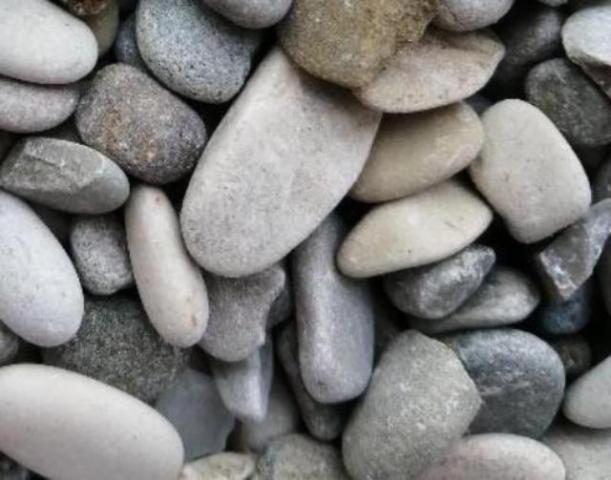 Где заказать гальку и каменную крошку с доставкой?  в Смоленске
