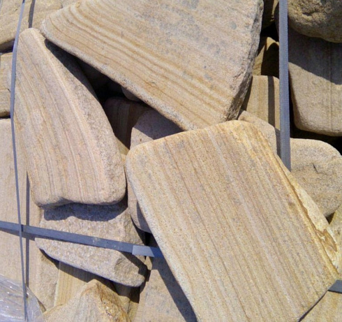 Kamenclub.ru: Песчаник пластушка галтованный желтый с рисунком (3 см)  купить в Смоленске плитняк - пластушка желтый песчаник 21000 руб/м3   фото КАМЕНЬ КЛУБ