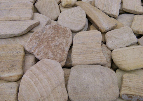 Kamenclub.ru: Песчаник пластушка галтованный желтый с рисунком (3 см)  купить в Смоленске плитняк - пластушка желтый песчаник 21000 руб/м3   фото КАМЕНЬ КЛУБ