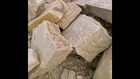 Kamenclub.ru: Песчаник пластушка желтый с рисунком (4-6 см)  купить в Смоленске плитняк пластушка желтый с рисунком песчаник 9 000 руб/м3   фото КАМЕНЬ КЛУБ