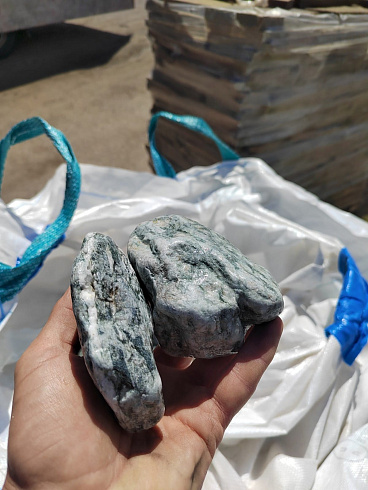 фото Галтованный жадеит (фр. 70-100 мм)  купить в Смоленске в интернет-портале КАМЕНЬ КЛУБ