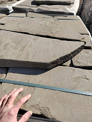 Kamenclub.ru: Песчаник пластушка галтованная серо-зеленая (3,0 см)  купить в Смоленске песчаник серо-зеленый песчаник 18000 руб/м3   фото КАМЕНЬ КЛУБ