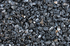 Kamenclub.ru: Щебень крошка черный (мрамор) фр. 3-5 мм.  купить в Смоленске мрамор черный белый с прожилками щебень мраморный декоративный колотый 18000 руб/т   фото КАМЕНЬ КЛУБ