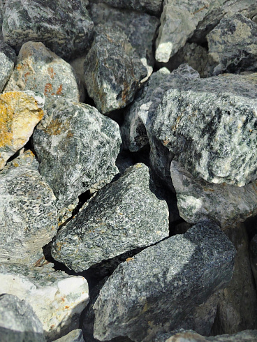 фото Галтованный жадеит (фр. 70-100 мм)  купить в Смоленске в интернет-портале КАМЕНЬ КЛУБ