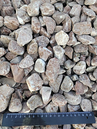 Kamenclub.ru: Мраморная крошка (щебень галтованный розовый) фр.20-40 мм.  купить в Смоленске мрамор розовый, красный оголтованный округлый щебень  15000 руб/т   фото КАМЕНЬ КЛУБ