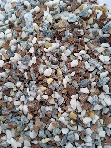Kamenclub.ru: Мраморная крошка (щебень крошка микс : белый-черный-розовый) фр. 3-5 мм.  купить в Смоленске мрамор белый, черный, розовый, разноцветный мраморная каменная крошка декорвтивная 12000 руб/т   фото КАМЕНЬ КЛУБ