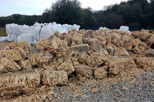 Kamenclub.ru: Крымский природный меотис фр. 100-500 мм.  купить в Смоленске меотис бежевый рыжий молочный желтый ракушечник 4 500 руб/т   фото КАМЕНЬ КЛУБ