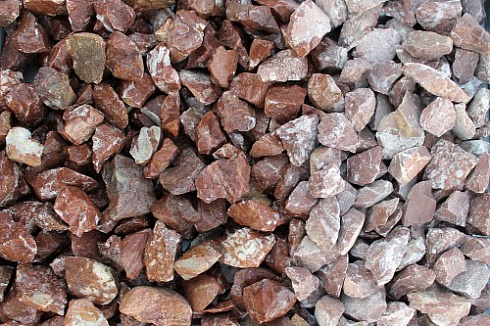 Kamenclub.ru: Мраморная крошка (щебень крошка розовый) фр. 20-40 мм.  купить в Смоленске мрамор розовый, красный мраморная крошка декоративная 11000 руб/т   фото КАМЕНЬ КЛУБ