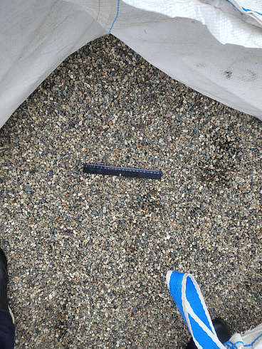 Kamenclub.ru: Галька речная окат (серая) фр.5-10 мм купить  в Смоленске галька речная серая, серый, темно-серый, светло-серый, коричневый речная окатанная галька декоративная ландшатфная 5000 руб/т   фото КАМЕНЬ КЛУБ