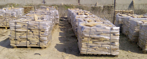 Kamenclub.ru: Песчаник пластушка галтованный желтый с рисунком (3 см)  купить в Смоленске плитняк - пластушка желтый песчаник 21000 руб/м3   фото КАМЕНЬ КЛУБ