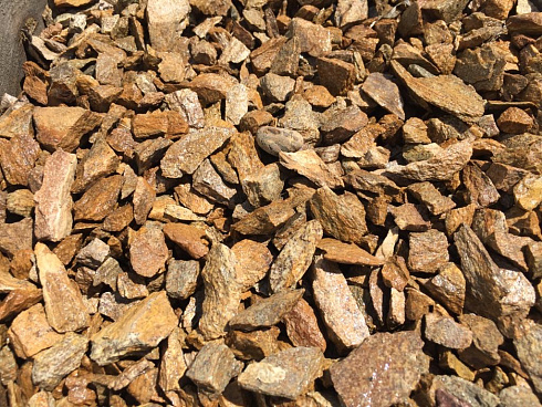 Kamenclub.ru: Щебень крошка желтый (ЗЛАТОЛИТ) фр. 20-40 мм.  купить в Смоленске златолит бежевый, золотистый, желтый декоративная каменная крошка 10800 руб/т   фото КАМЕНЬ КЛУБ