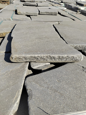 Kamenclub.ru: Песчаник галтованный для облицовки (фр. 2-5 см)  купить в Смоленске песчник рыжий желтый серый песчаник окатанный речной 6 000 руб/т   фото КАМЕНЬ КЛУБ