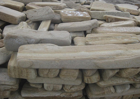 Kamenclub.ru: Песчаник пластушка галтованный желтый с рисунком (3 см)  купить в Смоленске плитняк - пластушка желтый песчаник 21000 руб/м3   фото КАМЕНЬ КЛУБ