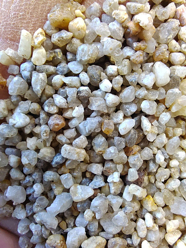 Кварцевый песок сухой фракцинированный фр. 1,6-4 мм.  купить в Смоленске фото Камень Клуб