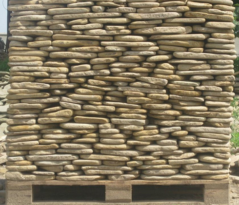 Kamenclub.ru: Песчаник пластушка галтованный желтый с рисунком (3 см)  купить в Смоленске плитняк - пластушка желтый песчаник 21000 руб/м3   фото КАМЕНЬ КЛУБ