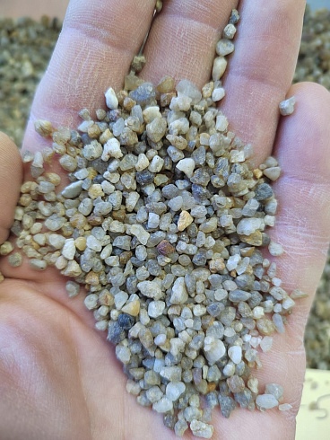 Кварцевый песок для площадок фр. 2-5 мм.  купить в Смоленске фото Камень Клуб