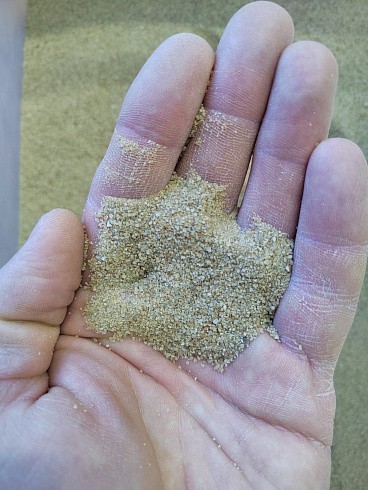 Кварцевый песок для площадок фр. 0,16-0,63 мм.  купить в Смоленске фото Камень Клуб