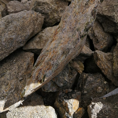 фото Змеевик салатовый  (фр. 70-100 мм)  купить в Смоленске в интернет-портале КАМЕНЬ КЛУБ