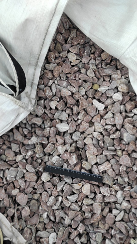 Kamenclub.ru: Мраморная крошка (щебень галтованный розовый) фр.20-40 мм.  купить в Смоленске мрамор розовый, красный оголтованный округлый щебень  15000 руб/т   фото КАМЕНЬ КЛУБ