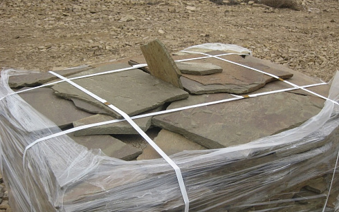 Kamenclub.ru: Песчаник пластушка серо-зеленый (3,0 см)  купить в Смоленске песчаник серо-зеленый, серый, зеленый песчаник пластушка колотый рваный ландшафтный 10200 руб/м3   фото КАМЕНЬ КЛУБ