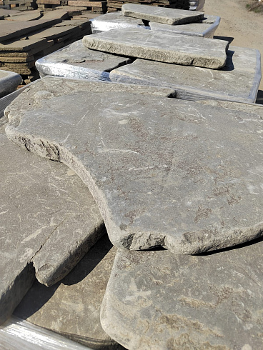 Kamenclub.ru: Песчаник галтованный для облицовки (фр. 2-5 см)  купить в Смоленске песчник рыжий желтый серый песчаник окатанный речной 6 000 руб/т   фото КАМЕНЬ КЛУБ