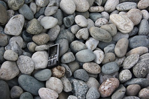 Kamenclub.ru: Галька речная окат (ассорти) фр. 50-100 мм. купить  в Смоленске галька природная округлая серая белая черная серая коричневая синяя галька речная окатанная округлая 6200 руб/т   фото КАМЕНЬ КЛУБ