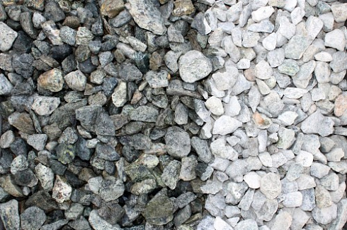 Kamenclub.ru: Щебень крошка зеленый (змеевик) фр. 20-40 мм.  купить в Смоленске мрамор зеленый, салатовый ландшафтная мраморная крошка 8500 руб/т   фото КАМЕНЬ КЛУБ