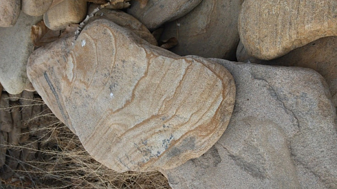 Kamenclub.ru: Песчаник пластушка галтованный желтый с рисунком (3 см)  купить в Смоленске плитняк - пластушка желтый песчаник 21000 руб/м3   фото КАМЕНЬ КЛУБ