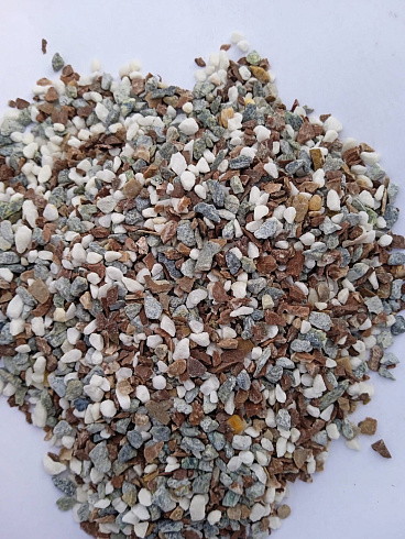 Kamenclub.ru: Мраморная крошка (щебень крошка микс: белый-зеленый-розовый) фр. 3-5 мм.  купить в Смоленске мрамор белый, зеленый, розовый мраморная декоративная крошка каменная 12000 руб/т   фото КАМЕНЬ КЛУБ