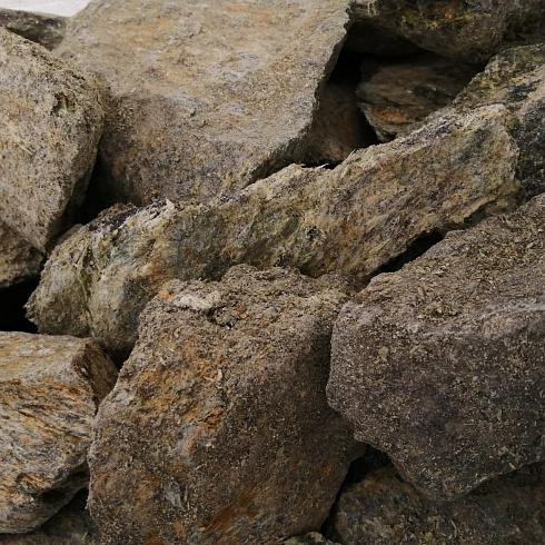 фото Змеевик салатовый  (фр. 70-100 мм)  купить в Смоленске в интернет-портале КАМЕНЬ КЛУБ