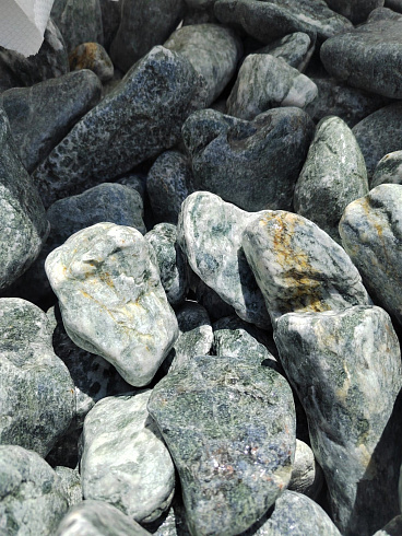 фото Галтованный жадеит (фр. 70-100 мм)  купить в Смоленске в интернет-портале КАМЕНЬ КЛУБ