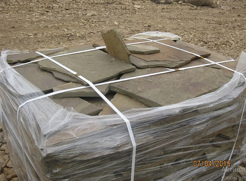 Kamenclub.ru: Песчаник пластушка серо-зеленый (3,0 см)  купить в Смоленске песчаник серо-зеленый, серый, зеленый песчаник пластушка колотый рваный ландшафтный 10200 руб/м3   фото КАМЕНЬ КЛУБ