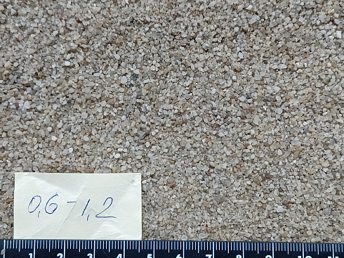 Кварцевый песок для площадок фр. 0,6-1,2 мм.  купить в Смоленске фото Камень Клуб