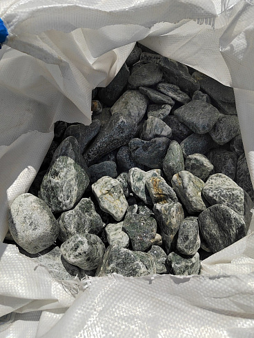 фото Галтованный жадеит (фр. 70-100 мм)  купить в Смоленске в интернет-портале КАМЕНЬ КЛУБ