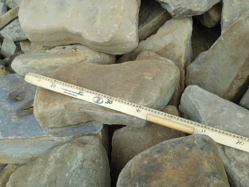 Kamenclub.ru: Песчаник для мощения дорожек, площадок, парковок ( фр 5-10 см)  купить в Смоленске песчаник  серый желтый коричневый рыжий песчаник оголтованный окатанный 6500 руб/т   фото КАМЕНЬ КЛУБ