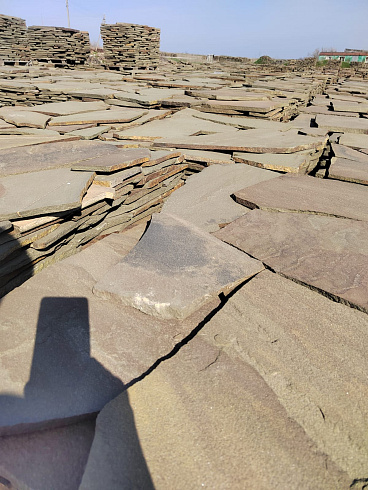 Kamenclub.ru: Песчаник пластушка серо-зеленый (4,0 см- 5,0 см)  купить в Смоленске песчаник серо-зеленый, серый, зеленый песчаник рваный ландшафтный колотый 9000 руб/м3   фото КАМЕНЬ КЛУБ