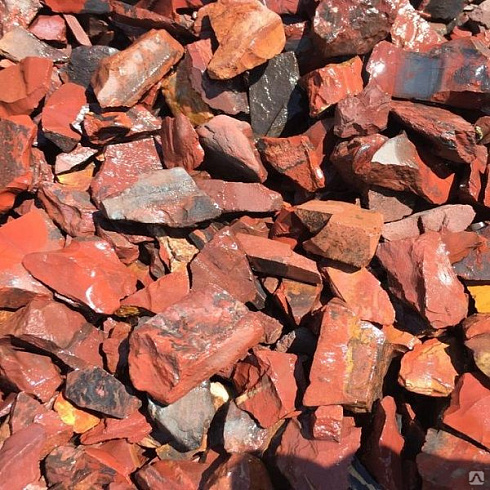 Kamenclub.ru: Щебень крошка красный (ЯШМА) фр. 5-10 мм.  купить в Смоленске крошка каменная яшмы красный, бордовый, темно-красный декоративная крошка ландшафтная каменная яшмоидная 8500 руб/т   фото КАМЕНЬ КЛУБ