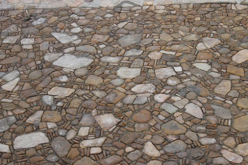 Kamenclub.ru: Песчаник для мощения дорожек, площадок, парковок ( фр 5-10 см)  купить в Смоленске песчаник  серый желтый коричневый рыжий песчаник оголтованный окатанный 6500 руб/т   фото КАМЕНЬ КЛУБ