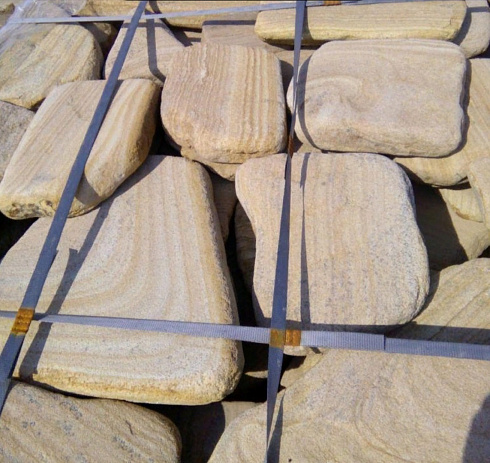 Kamenclub.ru: Песчаник пластушка галтованный желтый с рисунком (3 см)  купить в Смоленске плитняк - пластушка желтый песчаник 21000 руб/м3   фото КАМЕНЬ КЛУБ