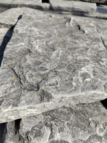 Kamenclub.ru: Песчаник галтованный для облицовки (фр. 2-5 см)  купить в Смоленске песчник рыжий желтый серый песчаник окатанный речной 6 000 руб/т   фото КАМЕНЬ КЛУБ