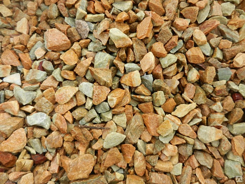 Kamenclub.ru: Щебень крошка желтый (ЗЛАТОЛИТ) фр. 10-20 мм.  купить в Смоленске златолит бежевый, золотистый, желтый каменная декоративная крошка щебня златолита 10800 руб/т   фото КАМЕНЬ КЛУБ